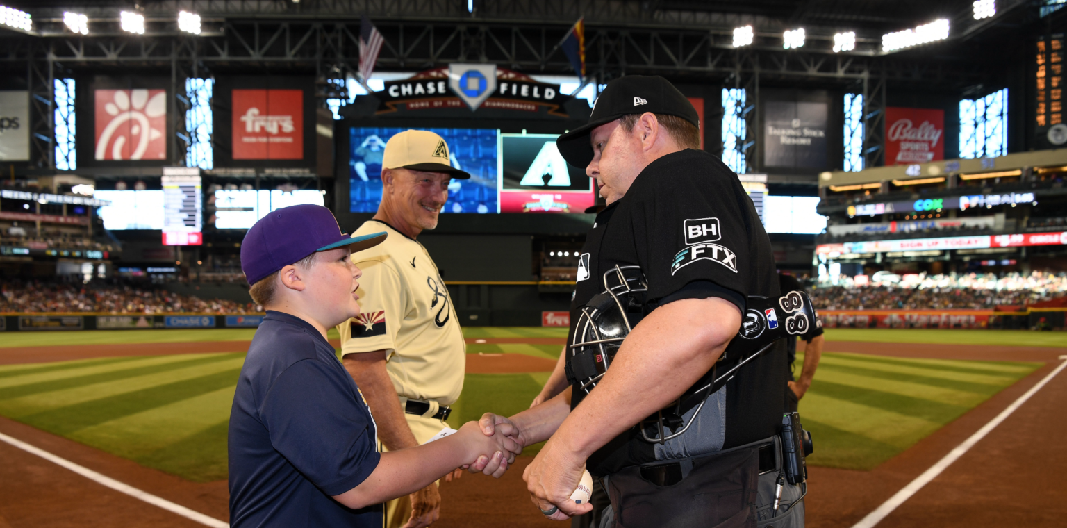 Arizona Diamondbacks honor veteran families at Chase Field on Memorial Day